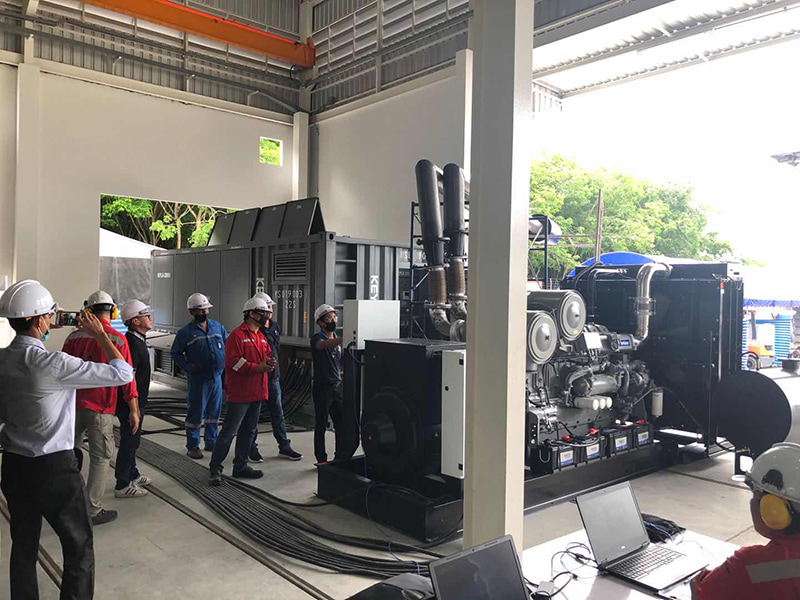 Banco de carga Keypower de 2000 KW utilizado para la puesta en marcha y prueba del generador Perkins en Bangkok